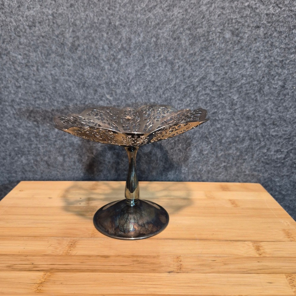 Vtg International Silver Co Silver Plated Filigree Scalloped Pedestal Candy Dish